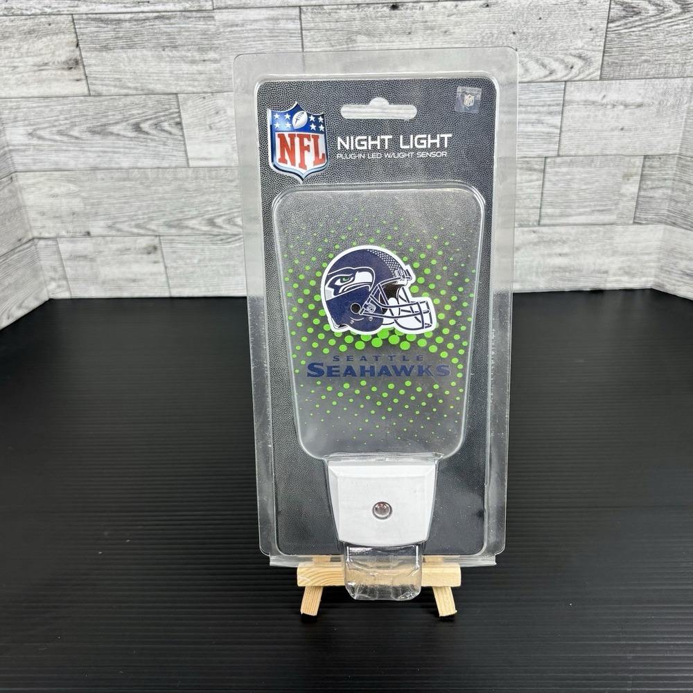 SEATTLE SEAHAWKS TEAM FROSTED NIGHT LIGHT PLUG-IN LED W/LIGHT SENSOR NEW - Picture 1 of 9